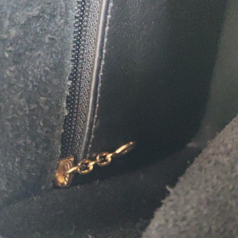 Classic Black Leather Shoulder Bag with Gold Hardware - Picture 8 of 13